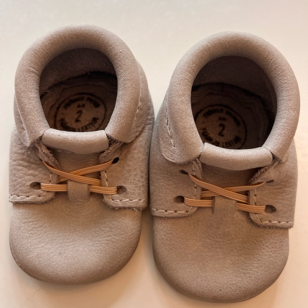 Freshly Picked soft suede Size 2 EUC